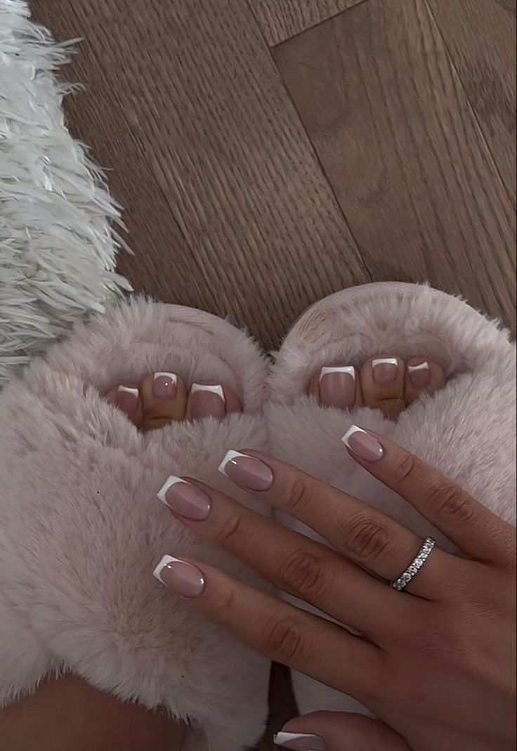 Money Nails, Kadeřnické Trendy, Gel Toe Nails, Work Nails, Makijaż Smokey Eye, Nagel Inspo, Cat Kuku, Neutral Nails, Classy Nails