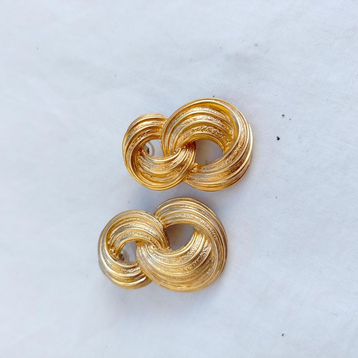 Vintage gold tone earrings Jewelry Earrings Studs, Vintage Gold, Etsy Earrings, Beauty Book, Gold Tones, Jordan, Jewelry Earrings, Accessory Gift, Stud Earrings