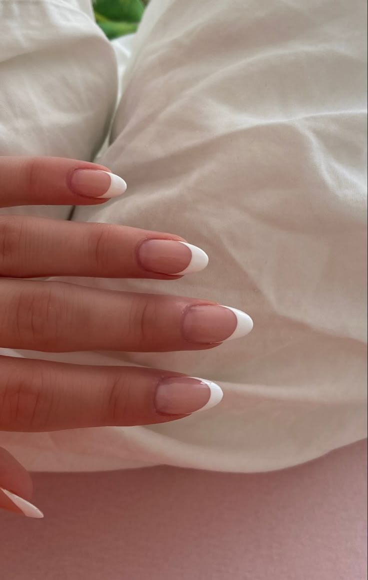 Modern White French Tips Incorporating Minimalist Graphic Elements Small Almond French Tip Nails, Pointed French Tip Nails, Formal Nail Ideas, Cute Summer Nails Simple, French Tip Gel, French Tip Gel Nails, Teen Nails, Gel Nails French, White Tip Nails