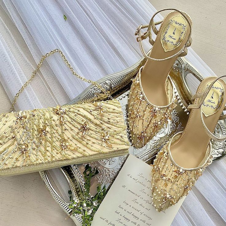 "please ask the seller about availability before making order :) Matching Set Rose Gold Women's Party Shoes Block Heels 6cm & Matching Clutch Shoe: Condition: 100%, soft, quality and new. Color: Gold Heel: 6cm Material: Brocade & Satin Clutches: 10cm x 4.5cm x 21cm NOTE FOR BUYER - If the order is received, the order cannot be canceled because the order is already in production and the shipping address cannot be changed. - Due to the many variations on the monitor screen and browser, the resulti Glitter Shoes Heels, Gold Heels Wedding, Wedding Guest Heels, Gold Bridal Shoes, Flapper Shoes, White And Gold Shoes, Gold Dress Shoes, Shoes Block Heels, Heels Luxury