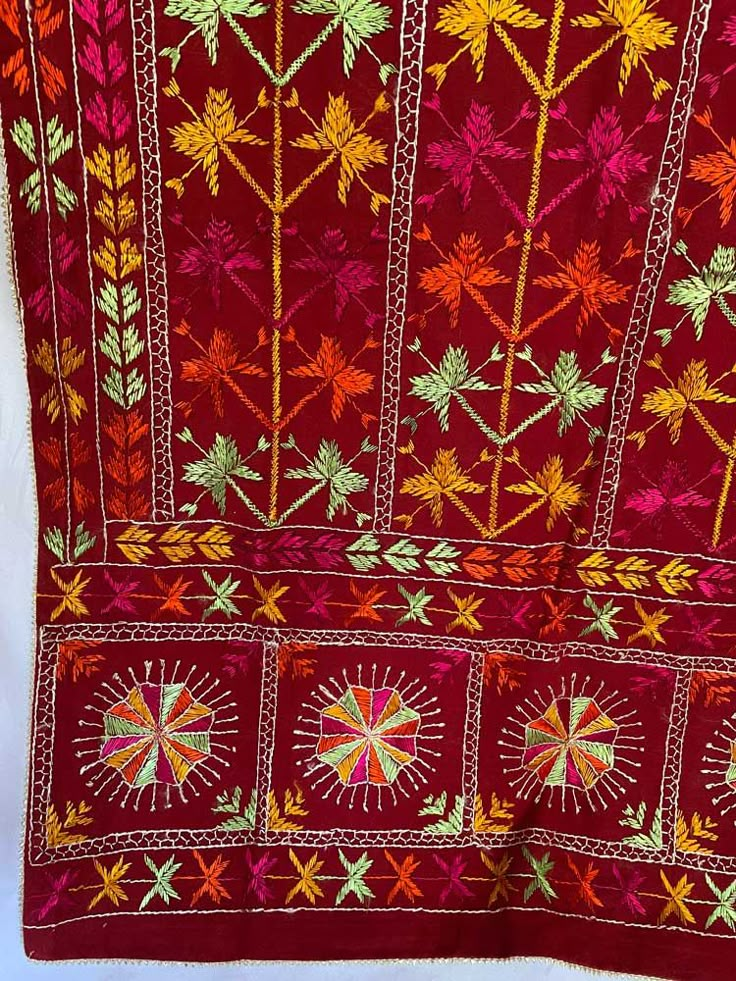 Antique Khaddar Bagh is traditional hand embroidered phulkari made for special Punjabi Sikh wedding ceremonies. Mostly used for wedding jaago night, wedding day as a canopy and then gifted to the bride. Khadar Bagh phulkari is a symbol of happiness, prosperity and well being of a woman. Khaddar Bagh - Made on hand dyed 100% cotton cloth called khaddar with embroidery of silk threads. Fabric is hand spun and a handloom. Whole surface of the fabric in this bagh has been embroidered in geometric pa Phulkari Embroidery Designs Pattern, Swati Embroidery, Phulkari Design, Phulkari Embroidery, Desi Outfits, Phulkari Dupatta, Bead Embroidery Tutorial, Hand Work Embroidery, Fashion Designing