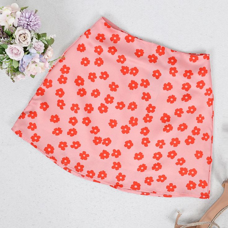 The Emes Shopmini skirt is detailed with a fitted waist. and slightly flares at the hem. Features a zipper closure. Pair this fun and trendy skirt with a baby tee and platform loafers. or sweater and sneakers.MATERIAL:80% Soft Poly 20%Cotton MEASUREMENTS:﻿X-Small : 0-2 Waist: 23.5-25 in Hips: 33.5-35 in Length: 15.8" in Small : 4-6 Waist: 25-26.5 in Hips: 35-36.5 in Length: 16.1" in Medium : 6-8 Waist: 26.5-28 in Hips: 36.5-38 in Length: 16.5" in Large : 8-10 Waist: 28-29.5 in Hips: 38-39.5 in L Trendy Spring Mini Skirt, Cute Flared Skirt For Spring, Trendy Pleated Skirt For Spring, Trendy Mini Length Skort For Spring, Trendy Spring Skort, Retro Spring Flared Mini Skirt, Trendy Spring Mini Hem Skort, Retro Flared Mini Skirt For Spring, Pink Mini Hem Skirt For Spring