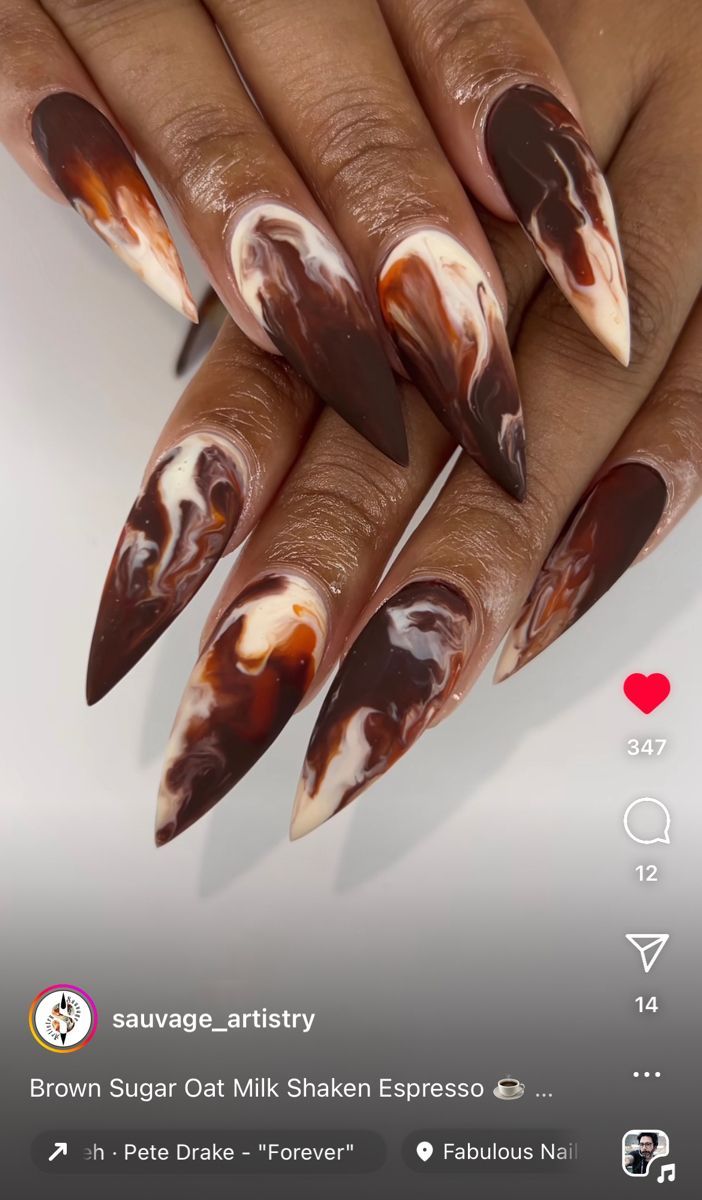 There's a new beauty trend taking over Instagram and it's absolutely stunning. Say hello to "quartz nails". Brown Cute Acrylic Nails, Brown Polygel Nails, Brown Marbled Nails, Fall Nails Brown And Gold, Crackle Nail Art, Chocolate Nails Acrylic, Punk Nails Acrylic, White And Gold Marble Nails, Nail Art Designs Brown