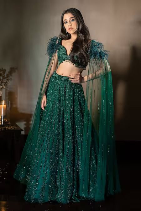 Buy Emerald Green Net Hand Gemma Geometric Lehenga With Cape Sleeve Blouse For Women by Isa By Dolly Wahal Online at Aza Fashions. Green Indian Outfit, Emerald Green Lehenga, Lehenga Green, Dress Stitching, Bridesmaid Photoshoot, Lehenga Pattern, Sangeet Outfit, Indian Outfits Lehenga, Lehenga Designs Simple