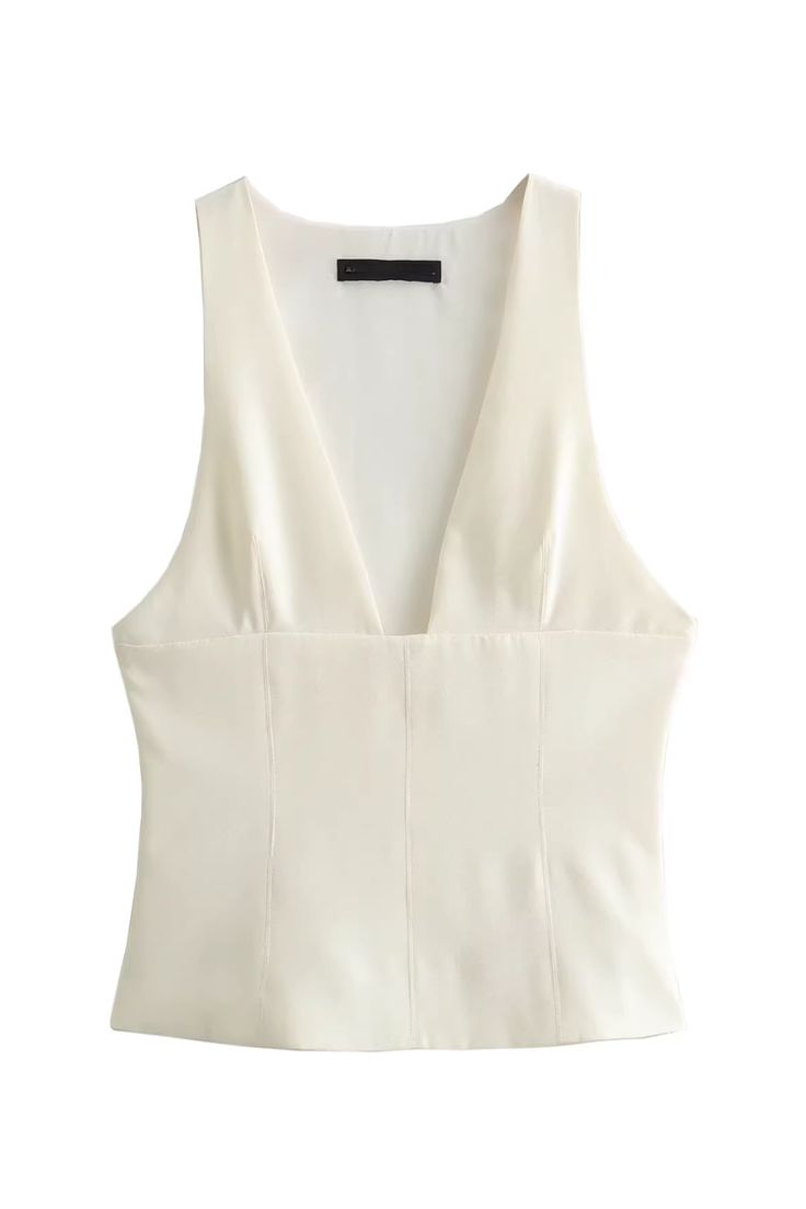 Goodnight Macaroon 'Dakota' V-neck Sleeveless Vest Sleeveless Elastic Slim Measurements XS - Bust 74cm, Length 55cm S - Bust 78cm, Length 56cm M - Bust 82cm, Length 57cm L - Bust 86cm, Length 58cm Machine cold and gentle cycle or hand wash cold Lay flat to dry Do not tumble dry Do not iron If you are unsure or need assistance selecting the proper size or color, please contact our Customer Services team and they'll be more than happy to help. Casual Chic Women, Slim Vest, Beige Style, Fashion 2024, Vintage Casual, Sleeveless Vest, Chic Woman, Solid Tops, Deep V