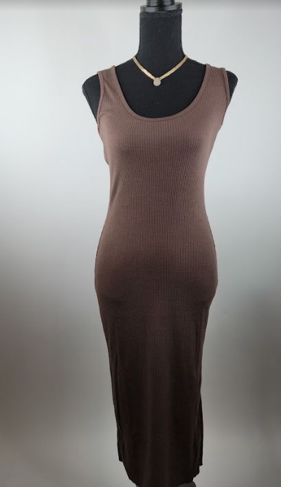 ow your bod some ❤️ with this fitted, curve-hugging ribbed dress! It's designed to rock your body right, with a flattering fit that highlights your shape. Whether you're headed to a party, out for the night, or dressing up for a special occasion, this dress is all about embracing your confidence. 🔥🔥🔥 Features: Rib-knit scoop neck and sleeveless arm openings for a sleek look. Material: Made of 50% Viscose, 30% Polyester, and 20% Polyamide, this rib-knit dress is soft, skin-friendly, and breath Curve Hugging Dress, Long Sweater Dress, Warm Dresses, Ribbed Dress, Ribbed Knit Dress, Soft Skin, Cutout Dress, Midi Dress Bodycon, Sleek Look