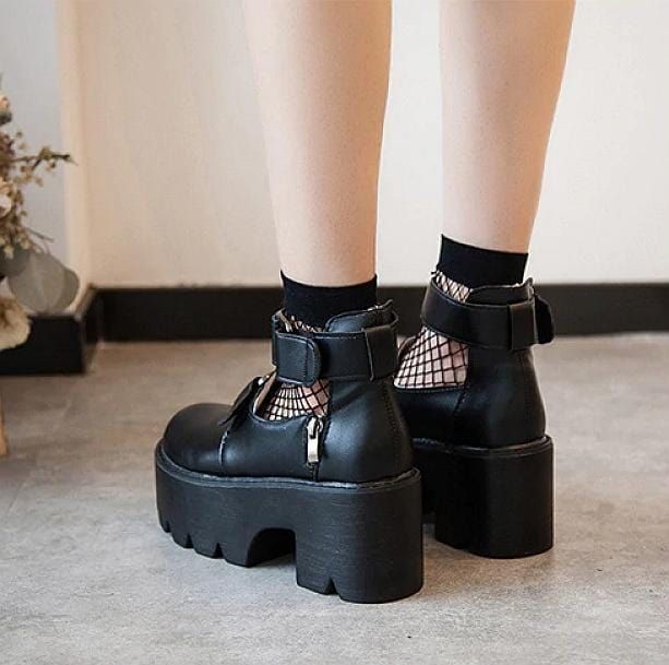 Lining Material: PU Insole Material: PU Free Worldwide DeliveryDelivery time: 15-35 days Harajuku Platform Shoes, Punk Shoes, Black Punks, Tokyo Street Style, Tokyo Street, Aesthetic Shoes, Japanese Street Fashion, Sky High, Platform Boots