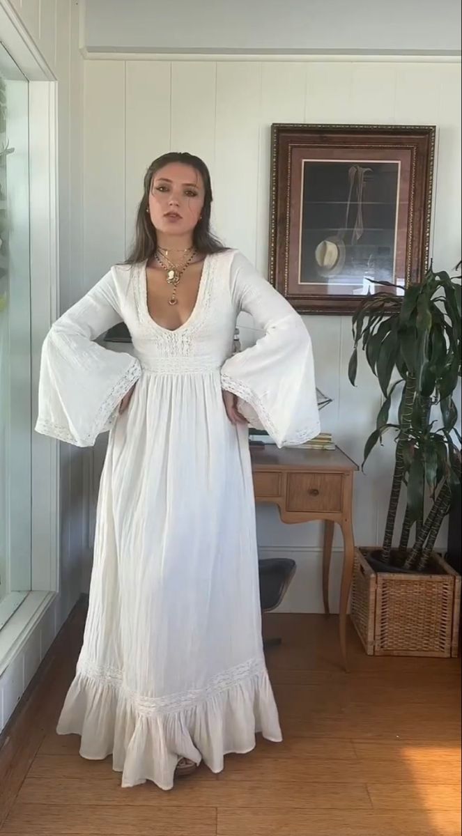 Hippie Birthday Dress, Flowy Artsy Outfits, Flowy White Dress Aesthetic Long, Soft Flowy Dress, Flowy Modest Dress, Simple Flowy Dress, Modest Flowy Dresses, White Witch Aesthetic Outfit, White Flowy Dress Outfit