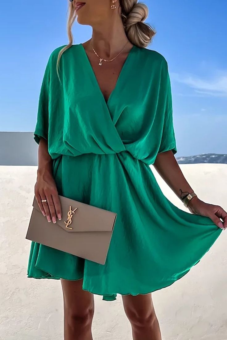 Women's Beach Dress Solid V-Neck Loose Mini Holiday Vacation Dress Womens Beach Dresses, Cheap Clothing, Dress Item, Vacation Dress, Holiday Vacation, Vacation Dresses, Beauty Expert, Woman Beach, Dress For Sale