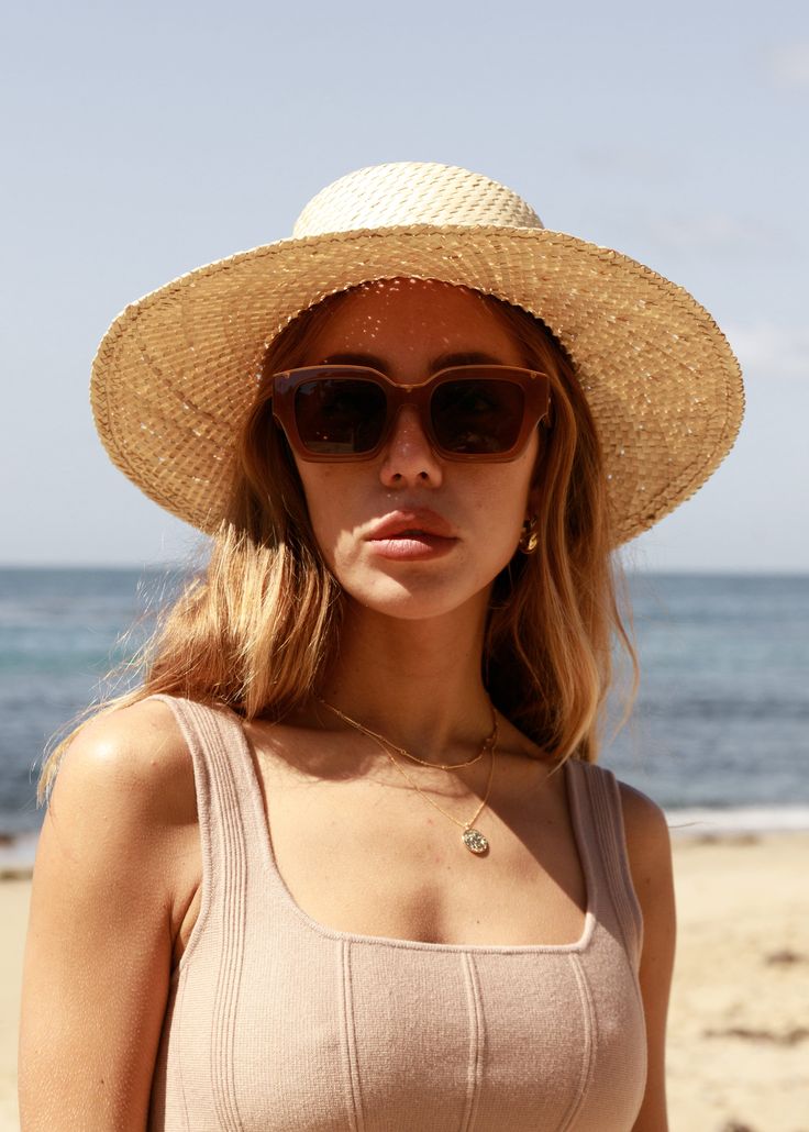 natural straw womens sun hat Womens Straw Hats, Sunny Weather, In Between, Wide Brimmed, Straw Hat, Panama Hat, Floppy Hat, Sunnies, Straw