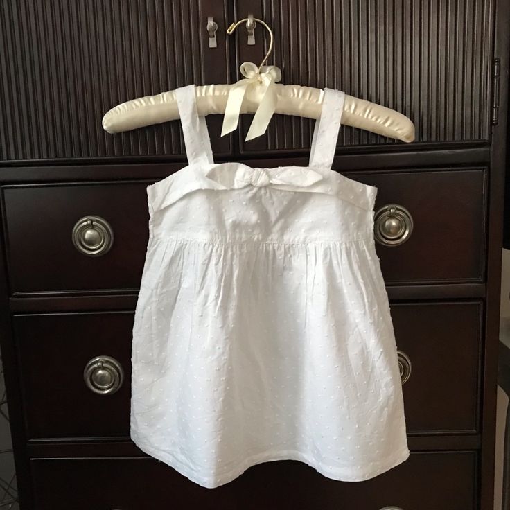 So Sweet - Great Strappy Summer Top. Brand New, With Tags. - 100% Cotton - Bow Detailing On Front Is Sewn On To Keep It Looking Fresh - Cute Textured Fabric - Pullover - Bodice Elasticized On Back - Size 6x - Color: Bright White From A Smoke-Free, Healthy Home. [214] Summer Cotton Top For Playdate, Cute Tops For Daywear, Cute Casual Cotton Tops, White Summer Tops For Playdate, White Fitted Playwear Tops, White Cotton Top For Playdate, White Sleeveless Tops For Playwear, Cute Cotton Tops For Daywear, Cute Fitted Tops For Playdate