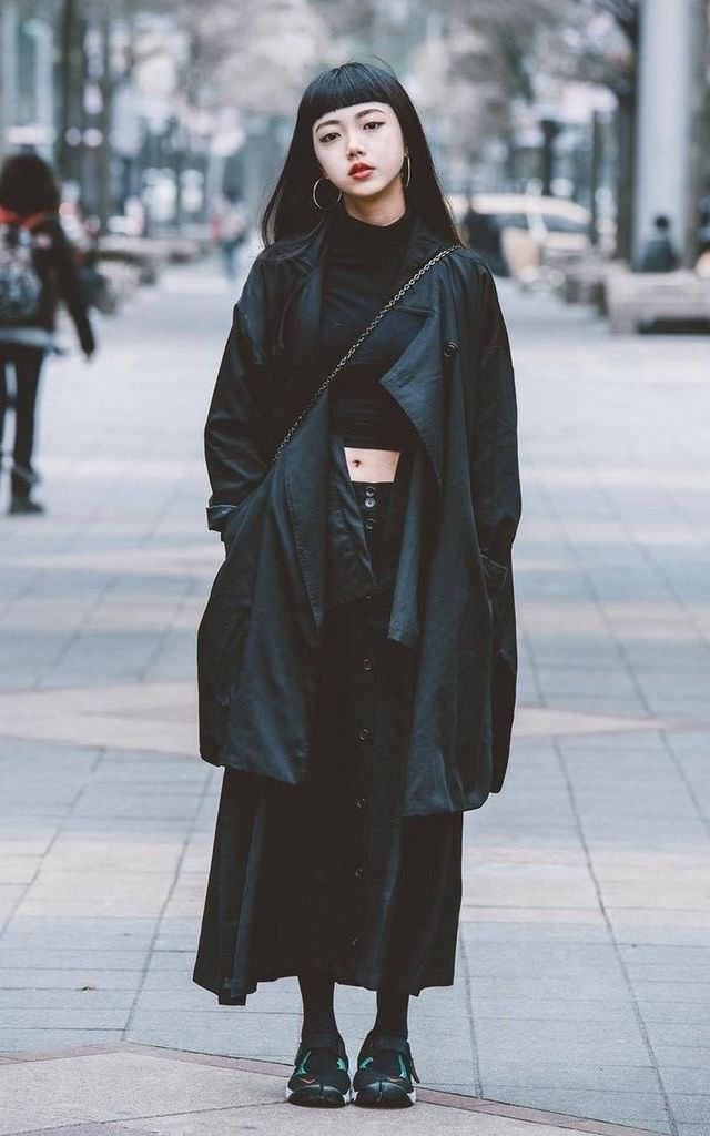 elevated lebowski-core (baggy andro silhouettes and interesting color palettes) - Album on Imgur Mode Harajuku, Mantel Outfit, Mode Ulzzang, Beanie Outfit, Estilo Harajuku, Turtleneck Outfit, 일본 패션, Tokyo Street Style, Tokyo Street