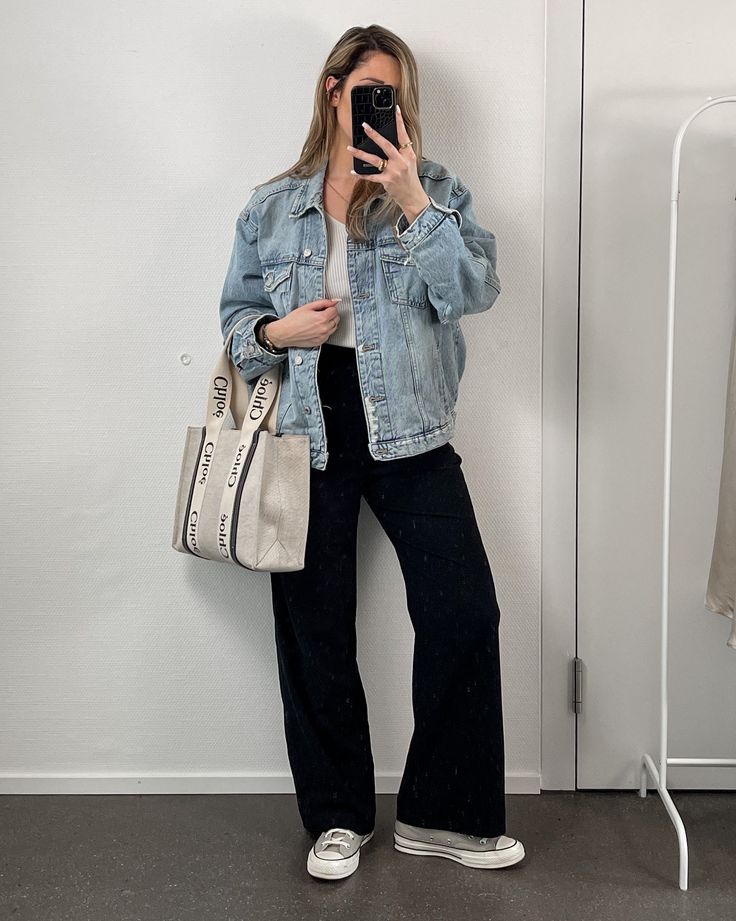 Oversized Jean Jacket Outfits, Denim Jacket Outfit Winter, Oversized Jean Jacket Outfit, Jean Jacket Outfits Fall, Denim Jacket Outfit Women, Oversized Jacket Outfit, Oversized Denim Jacket Outfit, Winter Jacket Outfits, Winter Mode Outfits