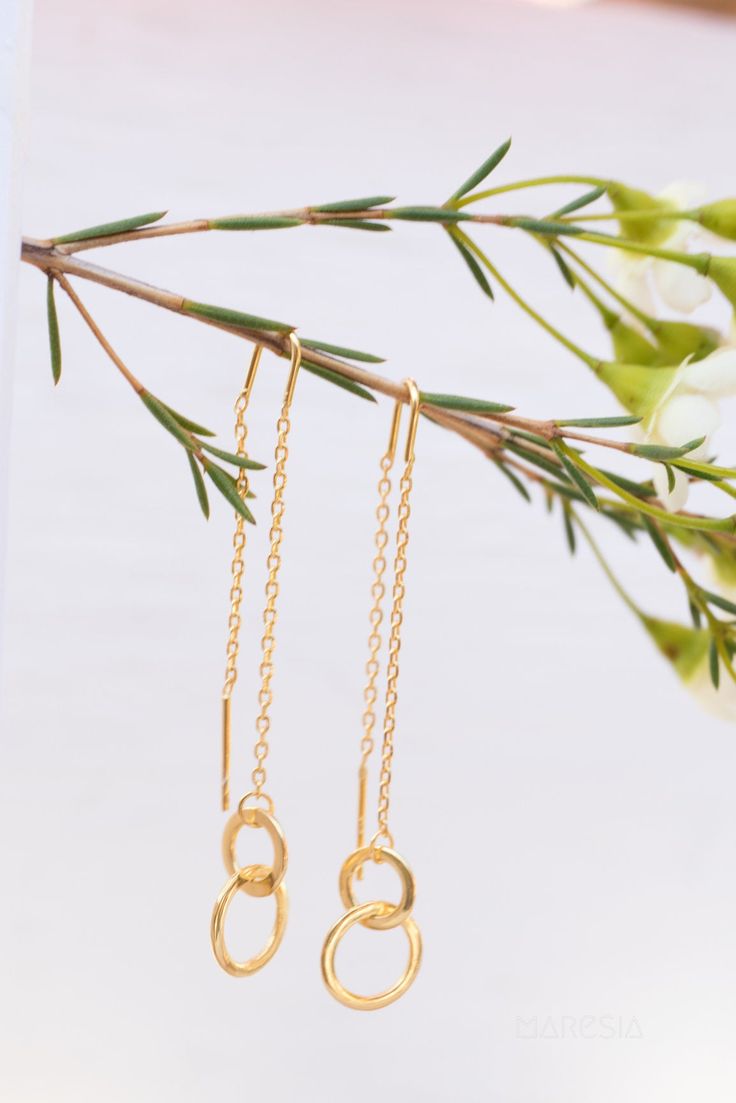 "Threader Earrings ~ 18k Gold Vermeil Earrings ~ Circle ~ Geometric ~Dangle Earrings ~ Handmade ~ Jewelry ~ Gift for her 》D E T A I L S《 ✦ M E T A L : Gold Vermeil (Gold Plated over Sterling Silver) 》✦ S A V E * B U Y * M O R E ✦《 Use the code \"MARESIA2\" and get 10% OFF when you buy 2 items. Use the code \"MARESIA3\" and get 15% OFF when you buy 3 or more items. 》 P A C K A G I N G 《 Your jewelry will be nicely packaged. If one or more items are gifts, please leave us a note at checkout and we Elegant Recycled Gold Dangle Jewelry, Modern Gold-plated Earrings As Gift, Modern Gold Plated Earrings For Gift, Gold Hypoallergenic Dangle Jewelry, Hypoallergenic Gold Dangle Jewelry, Delicate Gold Tarnish-resistant Earrings, Anniversary Yellow Gold Linear Earrings, Recycled Gold Dangle Jewelry Gift, Recycled Gold Dangle Jewelry For Gifts