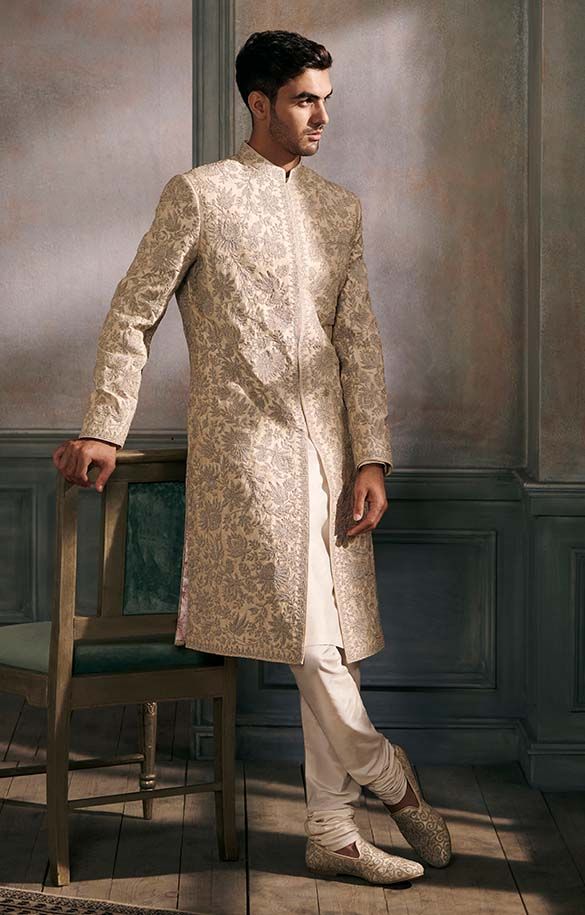 Bridal Couture 2021 Groom Indian Wedding Outfits, Indian Wedding Clothes For Men, Dori Embroidery, Sherwani For Men Wedding, Groom Dress Men, Sherwani Groom, Sherwani For Men, Wedding Sherwani, Anita Dongre