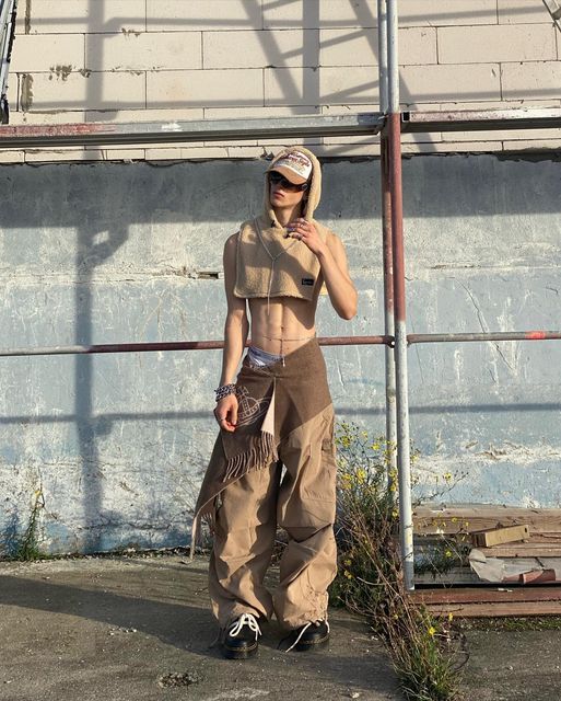 marlon noah on Instagram: "one in a million @zalando #getthelook #stylecreator (*anzeige)" Cool Rave Outfits, Marlon Noah, Y2k Outfits Men, Rave Fits, Gender Fluid Fashion, Interesting Outfits, Fashion Corner, Half Shirts, Street Fashion Men Streetwear