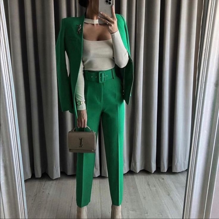 Zara Pants With Fabric-Covered Zara Inverted Lapel Long Blazer Simply Beautiful Green Office Pants, Zara Blazer Outfit, Woman Trousers, Green Office, Outfit Zara, Office Pants, Zara Blazer, Long Blazer, Blazer And Shorts