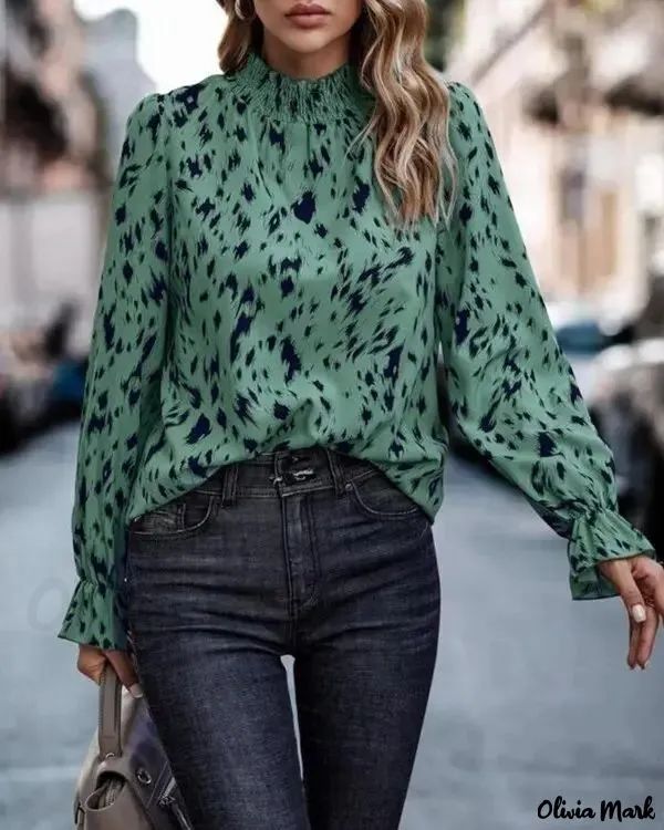 Olivia Mark - Long sleeve top with all over print and ruched detail Satin Blouse Long Sleeve, Colorful Blouses, Fall Blouse, Loose Fit Shirts, Blouse Long Sleeve, Collars For Women, Satin Blouse, Women Shirts Blouse, Green Blouse