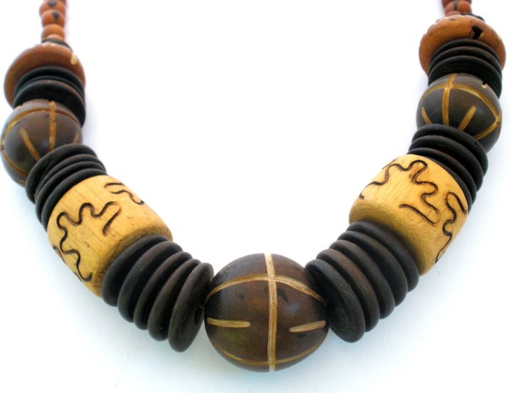 Chunky Wood Bead Necklace Hand Carved Vintage - The Jewelry Lady's Store Adjustable Carved Brown Necklace, Unique Carved Brown Necklace, Unique Brown Carved Necklace, Bohemian Brown Carved Beaded Necklaces, Bohemian Brown Carved Beaded Necklace, Bohemian Brown Beaded Carved Necklace, Unique Brown Necklace With Large Beads, Brown Necklace With Large Beads, Earthy Brown Necklace With Large Beads