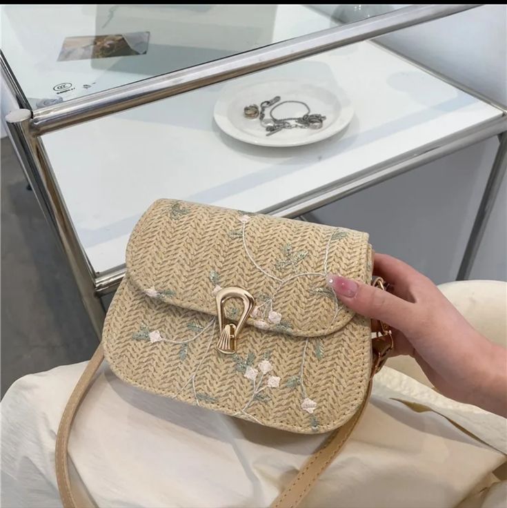 Product Description Pattern: Flower Shape: Square Strap Type: Single Shoulder Strap Occasion: Travel, Daily Size: Small Lining Material: Polyester Material: Straw Bags Type: Shoulder Bag, Crossbody Bag, Straw Bag Season: Spring&Summer Closure Type: Magnetic Buckle Trendy Spring Straw Bag With Mobile Phone Holder, Beige Straw Bag With Mobile Phone Bag For Spring, Spring Trendy Straw Bag With Mobile Phone Holder, Beige Straw Bag With Mobile Phone Pocket For Spring, Spring Beige Straw Bag With Mobile Phone Holder, Beige Straw Bag With Mobile Phone Holder For Spring, Trendy Summer Bag With Floral Print, Spring Floral Print Crossbody Bag, Flower Shaped Shoulder Bag With Adjustable Strap For Spring