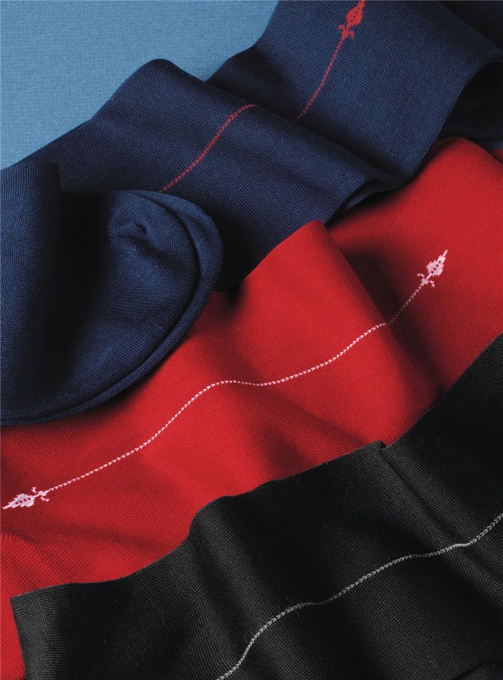 Dress Socks with Arrow Motif - The Ben Silver Collection Classic Fitted Blue Socks, Classic Red Socks For Winter, Elegant Formal Stretch Socks, Formal Black Stretch Socks, Black Formal Winter Socks, Formal Black Winter Socks, Elegant Fitted Socks For Business, Formal Black Socks, Classic Formal Socks For Winter