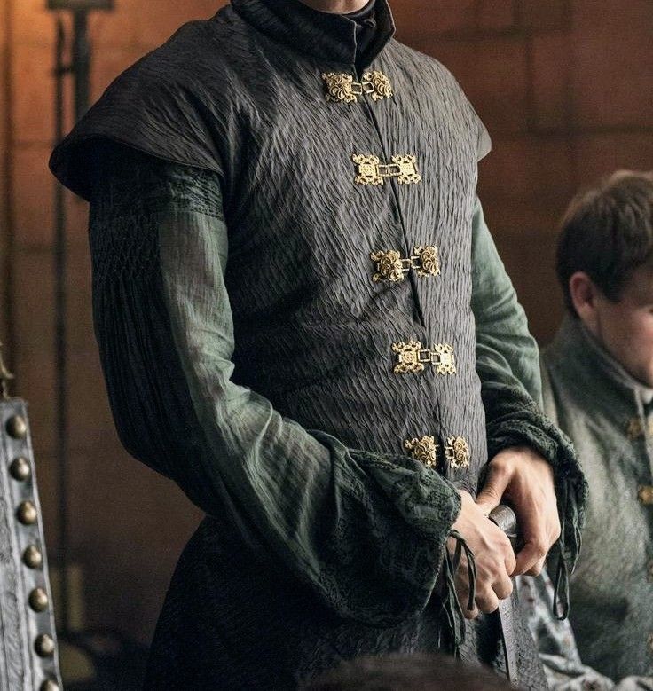 Medieval Clothing Men, Medieval Prince, Medieval Fantasy Clothing, Game Of Thrones Outfits, Medieval Outfit, Medieval Aesthetic, Fair Outfits, Song Of Ice And Fire, Ice And Fire