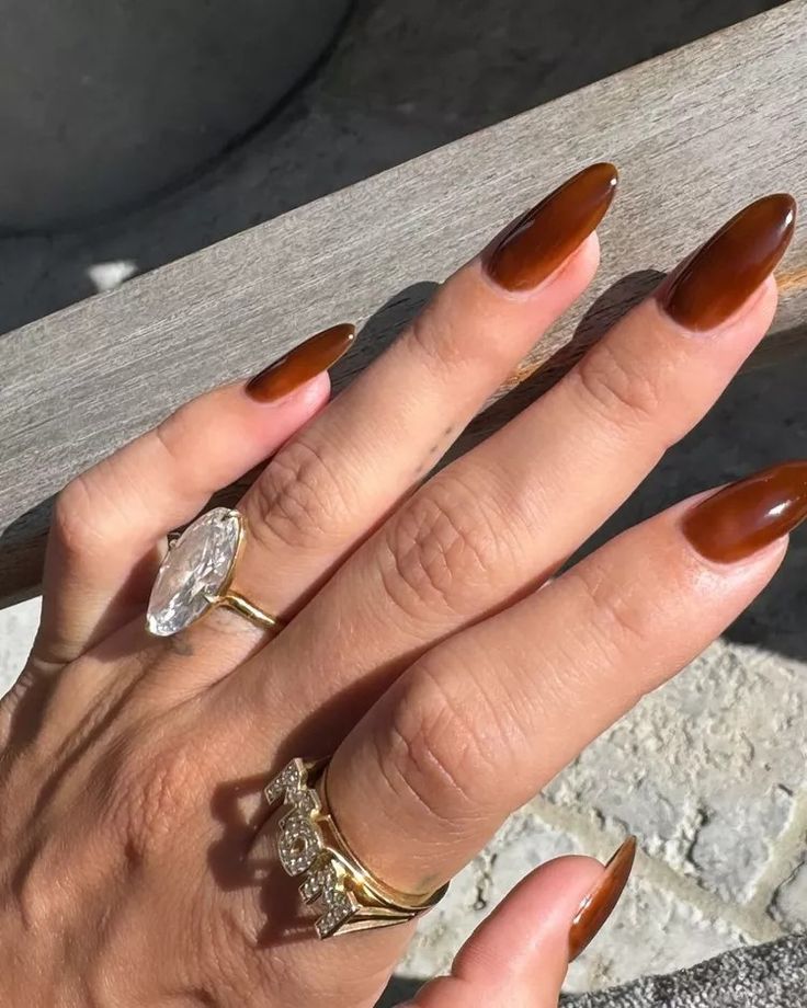 Chocolate Brown Nails are the New Black This Fall Dior Nail Polish, Nail Base Coat, Essie Nail Colors, Nail Color Trends, Fall Manicure, Mom Ring, Burgundy Nails, Lip Hair, Nail Swag