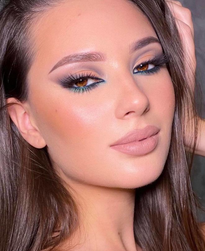 Gray Makeup Looks, 2021 Color Of The Year, Gray Makeup, Maquillage On Fleek, Grey Makeup, Prom Eye Makeup, Eye Makeup Styles, Evening Makeup, Fancy Makeup