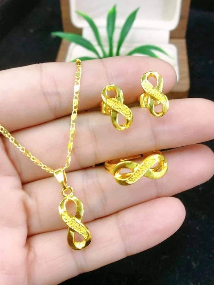 AUTHENTIC SAUDI GOLD: Millions of yellow metals, or as they are commonly known, authentic Saudi gold jewels, are found in the rich and supreme Kingdom of Saudi Arabia. If you want to make genuine gold jewelry a wise investment, here are some tips you should keep in mind while you are on your gold shopping sprees. Authentic Saudi gold jewelries are considered investments you wear around your neck. Therefore, you can buy 21 or 22 karats without gems or with priceless stones. If you are passionate Elegant Gold Jewelry Set As Gift, Gold Jewelry With Shiny Finish For Wedding, Gold Sterling Silver Pendant Jewelry, Elegant Gold Tarnish Resistant Jewelry Sets, Gold Jewelry Sets With Round Pendant For Gift, 22k Gold Round Pendant Jewelry Tarnish Resistant, Gold 14k Jewelry Sets For Wedding, 22k Gold Tarnish Resistant Round Pendant Jewelry, 14k Gold Jewelry Sets For Wedding