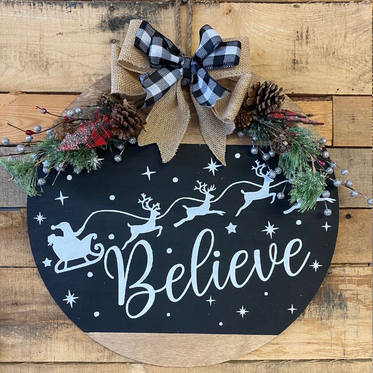 Wood Circle with the word Believe Holiday Wood Wreath, Circular Christmas Sign, Round Door Signs Diy Christmas, Christmas Rounds Signs, Round Door Signs Diy Cricut, Round Holiday Signs, Round Wooden Door Signs, Round Door Signs Christmas, Christmas Round Signs