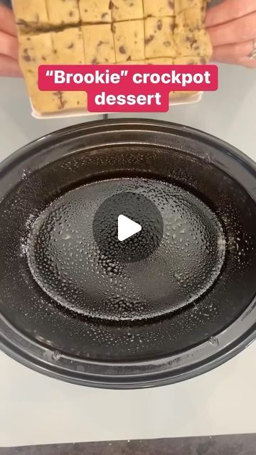 someone is cooking crackers in a pan on the stove with words reading'brooke's crockpot dessert '