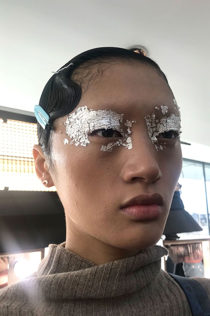 Textured Makeup, Easy Editorial Makeup, Fashion Week Makeup, Fashion Runway Makeup, Fashion Catwalk Makeup, Metal Makeup, Sliver Makeup, Catwalk Makeup Runway, Editorial Silver Makeup