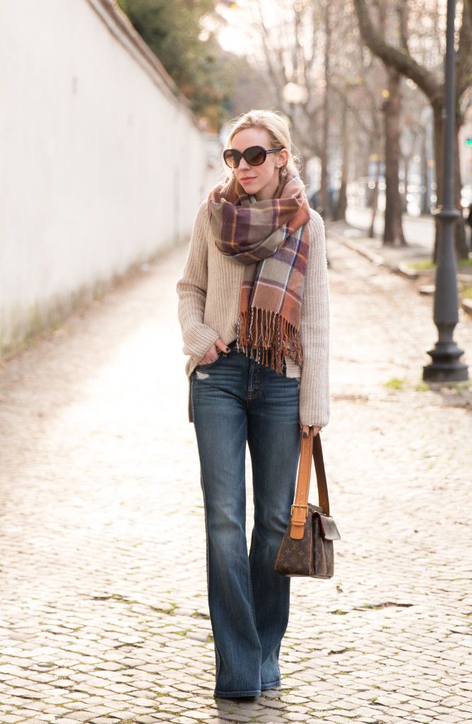 Weekend Flares: oversized sweater, tan plaid blanket scarf. 7 for all mankind vintage flare jeans, vintage Louis Vuitton bag, flare jeans with oversized sweater outfit, how to wear chunky sweater with flare denim How To Style Wide Leg Jeans, Bootcut Jeans Outfit, Style Wide Leg Jeans, Flare Jeans Outfit, Oversized Sweater Outfit, Jeans Outfit Winter, Bootleg Jeans, Vintage Details, Winter Jeans