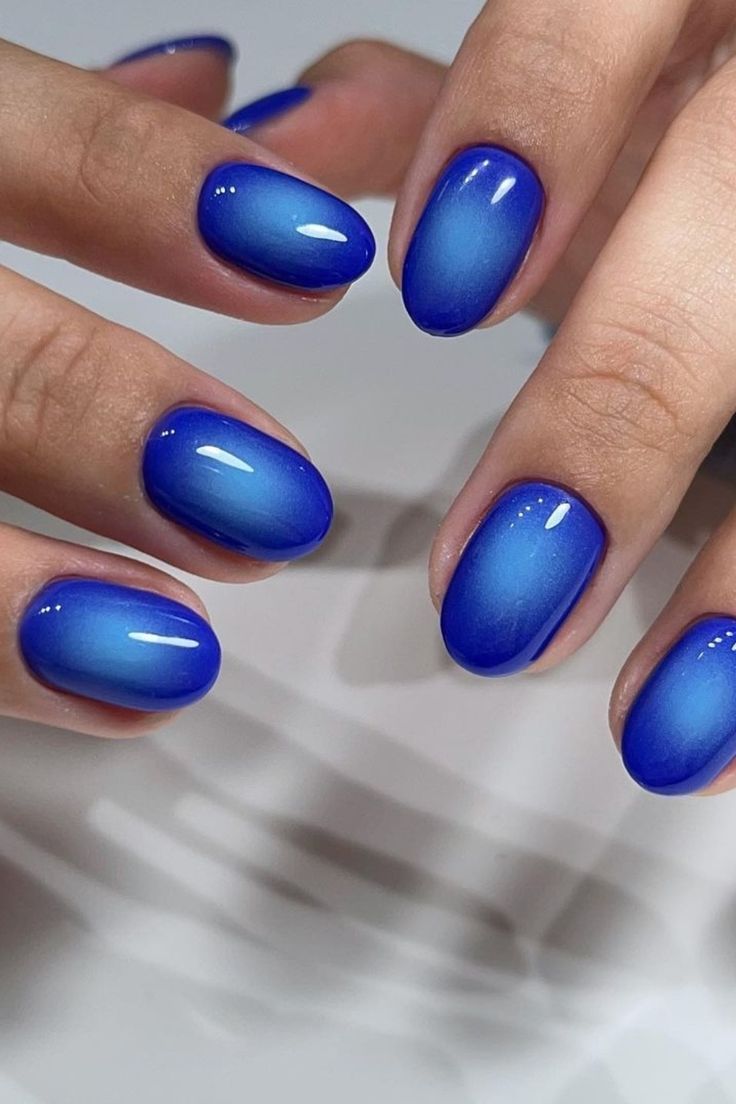 blue nails Manicure Design Ideas, Blue Chrome Nails, Blue Ombre Nails, Aura Nails, Aurora Nails, Blue Aurora, Simple Gel Nails, Summery Nails, Vibrant Nails