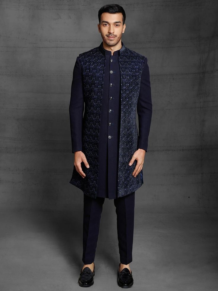 Groom Dress For Wedding, Sangeet Outfit For Men, Western Outfits For Men, Unique Mens Wedding Suits, Indo Western Outfits For Men, Indo Western Dress For Men, Men Wedding Dress, Wedding Dress Groom, Indian Wedding Suits Men