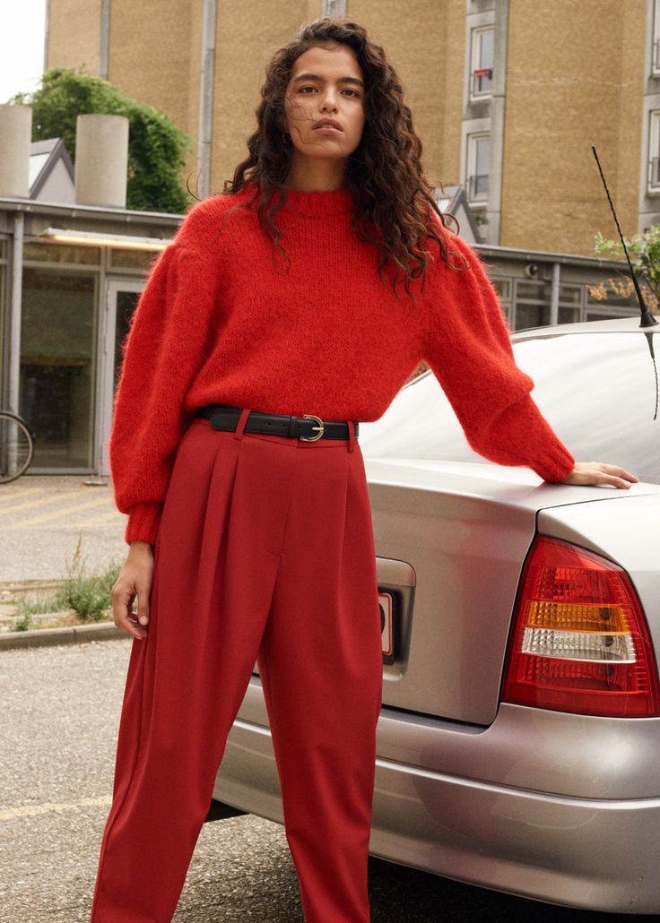 Red Monochromatic Outfit, Monochrome Outfit Aesthetic, Bold Outfits, Monochromatic Fashion, Monochromatic Outfit, Red Monochrome, Monochrome Outfit, Mode Ootd, Mode Hijab