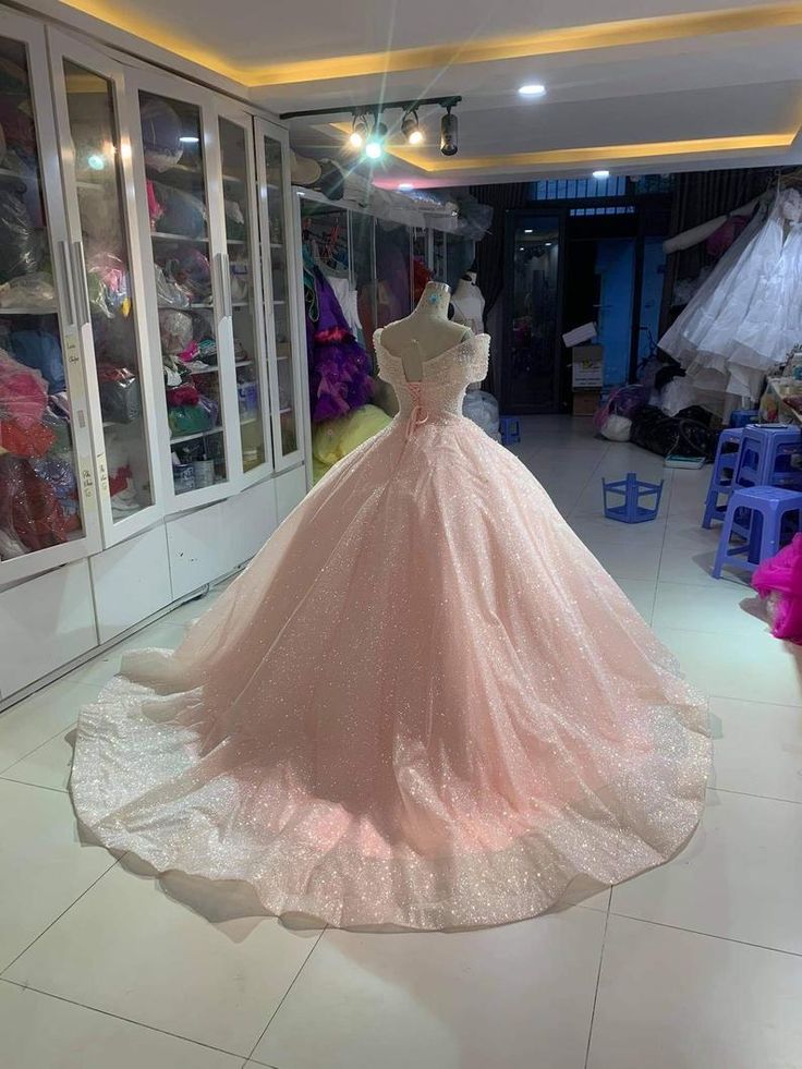 Elegant Peach Tulle Dresses, Pink Tulle Ball Gown For Evening, Pink Glitter Tulle Ball Gown For Prom, Party Quinceanera Dress With Fitted Bodice In Organza, Pink Princess Style Evening Dress In Organza, Quinceanera Dress With Fitted Bodice In Organza For Party, Pink Glitter Tulle Dress For Prom, Glamorous Pink Tulle Gown, Tulle Dress For Quinceanera