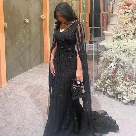 Dresses With Cape Sleeves, Evening Dresses With Sleeves, Cape Sleeves, فستان سهرة, Black Evening Dresses, Mermaid Evening Dresses, Black Gown, Cape Dress, A Line Gown