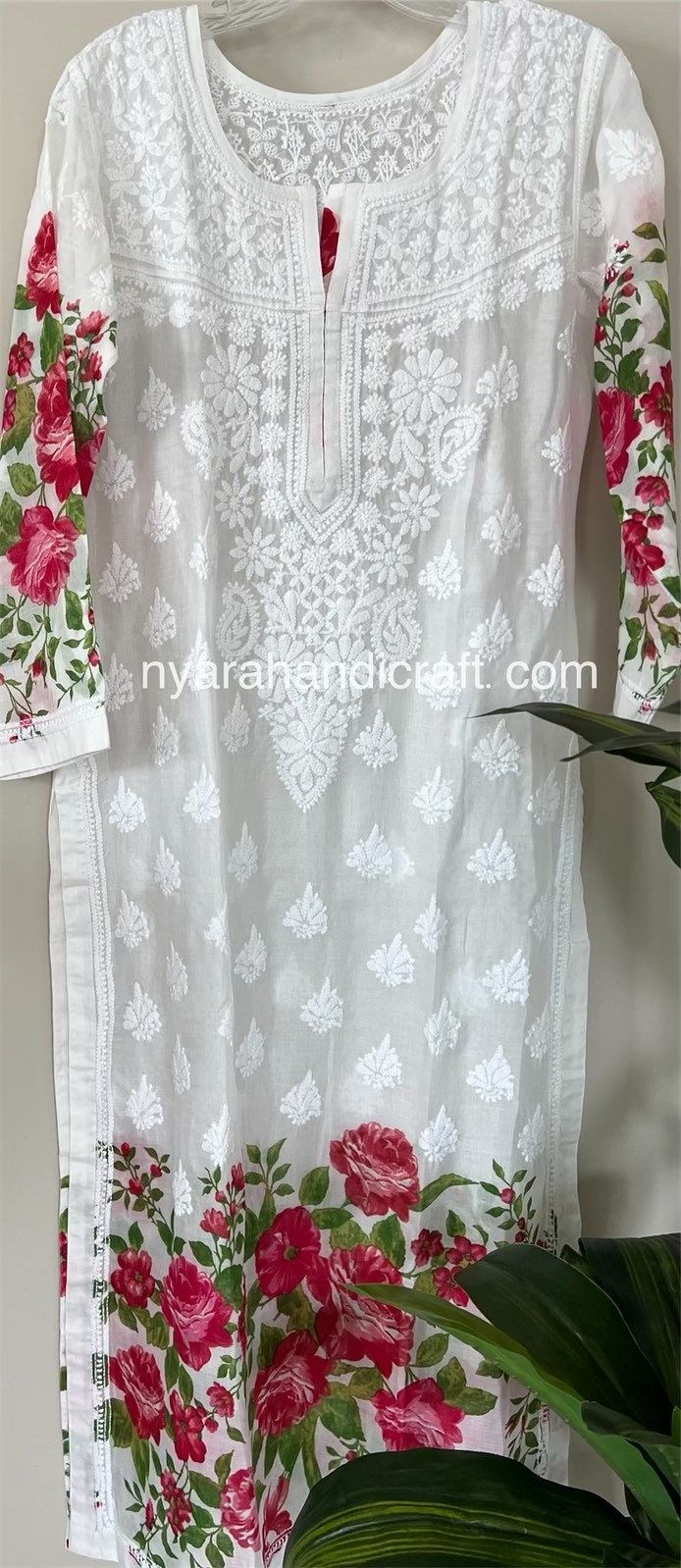 Spring Floral !! Soft and beautiful Chikankari kurti with a floral print, back and front. Gorgeous hand embroidered Kurti with liner slip. Length-50 inches White Embroidered Kurti, Lucknowi Kurti, Simple Kurti, Chikankari Kurta, Chikankari Kurti, New Saree Blouse Designs, Embroidered Kurti, Simple Kurti Designs, White Kurta