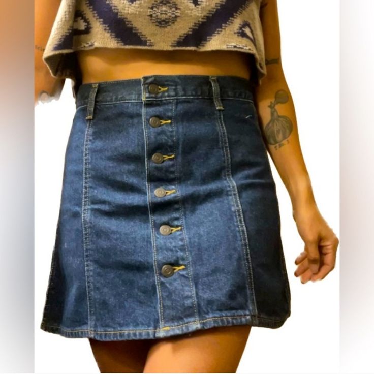 Levi's Denim Blue Jean Skirt Button Fly A-Line Mini Academia Bts Y2k 90s 25 New New With Tags Sizes: 25 Color: Blue Denim / Medium Wash -Button Fly -Belt Loops -A-Line -Mini -100% Cotton -Non-Stretch 26 Waist Flat Across The Top - 13 1/2 Length - 16 1/2 Smoke Free Home. All Measurements Are Approximate, Please Allow -/+" Difference. Thanks For Stopping By! Fitted Button-up Denim Skirt For Fall, Y2k High Waist Dark Wash Denim Skirt, Y2k High Rise Dark Wash Skirt, Y2k High-rise Dark Wash Skirt, Fitted Denim Blue Bottoms With Snap Buttons, Casual High Waist Mini Skirt With Button Zip Fly, Fitted Dark Wash Bottoms With Snap Buttons, Fall Button-up Fitted Denim Skirt, Fall Blue Denim Skirt With Button Closure