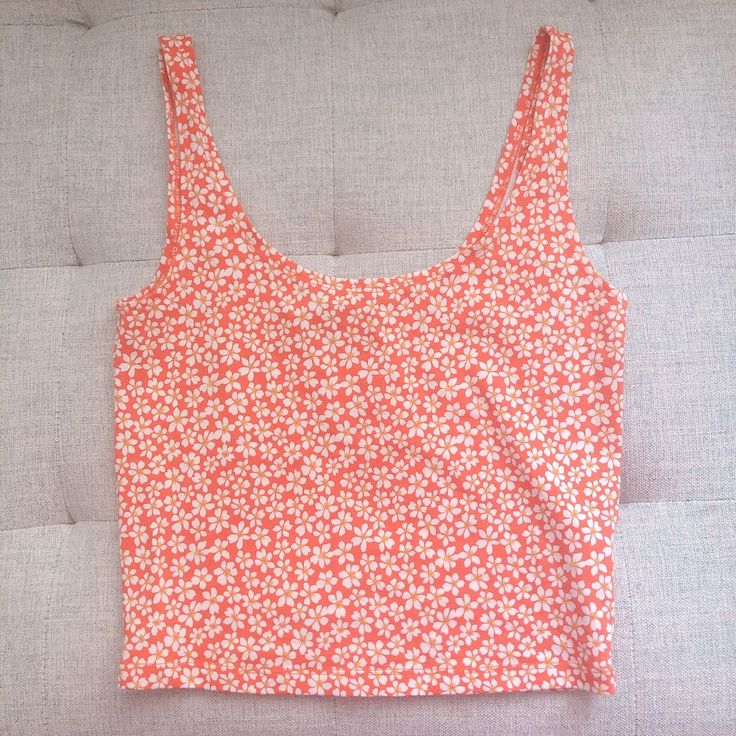 Nwot... Super Cute And Great Material! Fitted Floral Print Tank Top For Day Out, Trendy Floral Print Crop Top For Summer, Printed Crop Top Tank For Spring, Trendy Summer Top With Ditsy Floral Print, Trendy Summer Tops With Ditsy Floral Print, Cute Floral Print Crop Top For Summer, Trendy Ditsy Floral Print Tops For Summer, Spring Summer Floral Print Crop Top, Spring/summer Floral Print Crop Top