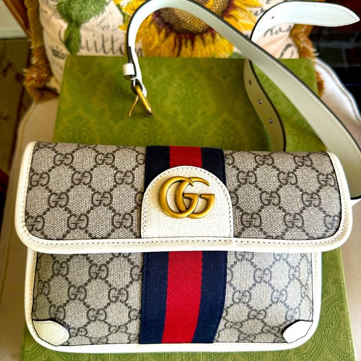 Nwt Gucci Belt Bag Gg - Canvas Belt Bag White Gucci Shoulder Bag With Detachable Strap, White Monogram Canvas Shoulder Bag With Branded Hardware, Gucci White Shoulder Bag For Everyday Use, White Gucci Shoulder Bag For Everyday Use, Gucci White Bag With Removable Pouch, White Gucci Bag With Removable Pouch, Designer White Gucci Shoulder Bag, White Designer Gucci Bags, Gucci Belt Bag