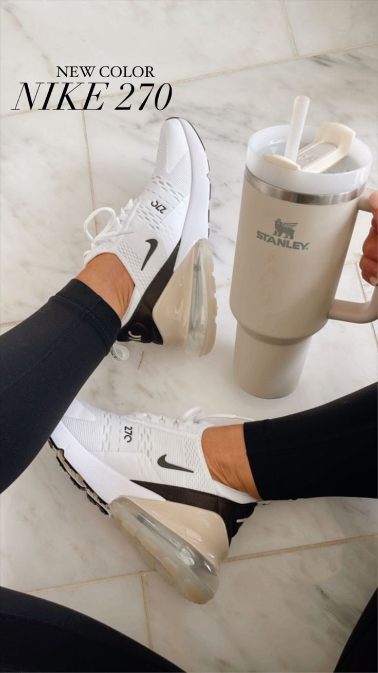 Nike Fall Shoes, Nike Shoes Women Workout, How To Style Nike Air Max 270 Outfits, Womens Casual Sneakers Outfit, Jeans And Gym Shoes Outfits, Trendy Womens Sneakers 2023, Womens Tennis Shoes 2023, Gym Sneakers Women Workout Outfits, Workout Tennis Shoes For Women