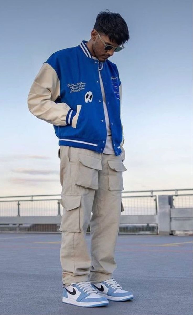 Mens Cargo Outfit Street Style, Jordan 1 Outfits For Men, Jordan 1 Blue Outfit, Outfits With Blue Jordans, Jordan 1 Outfit Men Streetwear, Jordan 1 Outfits Men, Blue And White Outfit Ideas, Guys Streetwear, Jordan 1 Outfit Men