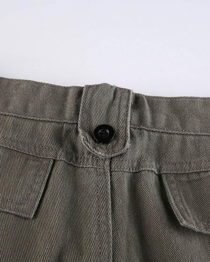 Details: Gray cargo pants with front and side pockets designBottom Length: LongMaterials: 80% Cotton + 20% Polyester Gray Cargo Pants, Grey Cargo Pants, Pockets Design, Cargo Pants, Grey, Pants, Design, Trousers