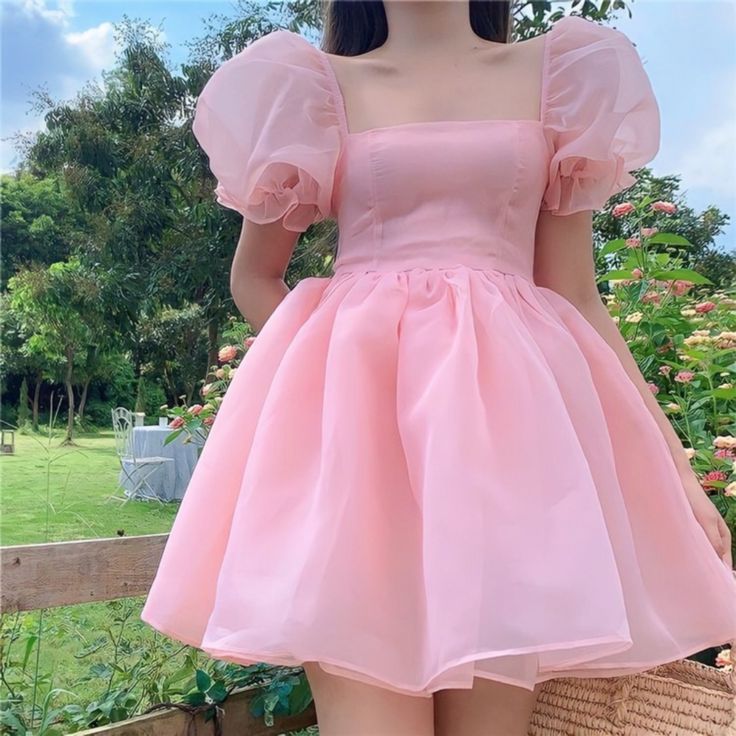 Use my code JEWELS1CODE for % off of your purchases! Feel like a Disney princess but way sassier with this flouncy mesh dress combining puff sleeves and a revealing square neck with thigh-skimming skirts. For a grunge-infused touch, team with white sneakers rather than heels. Mini Princess Dress, Sweet Pink Dress, Fluffy Dress, Easter Dresses For Toddlers, Preppy Women, Mori Fashion, Puffy Dresses, Puff Dress, Dress Korean