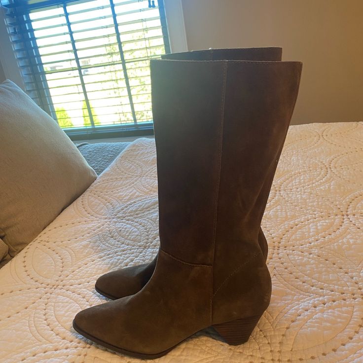 Brown Suede Lucky Brand Boots. Nwot. Height Dimension In Pictures. Pet And Smoke Free Home. Casual Suede Heeled Boots Medium Width, Casual Suede Mid-calf Boots For Work, Brown Suede Pointed Toe Mid-calf Boots, Brown Suede Mid-calf Boots With Pointed Toe, Brown Pointed Toe Suede Mid-calf Boots, Casual Mid-calf Boots With Suede Lining For Fall, Casual Brown Mid-calf Boots With Almond Toe, Brown Almond Toe Mid-calf Boots Casual, Casual Suede Heeled Boots With Almond Toe