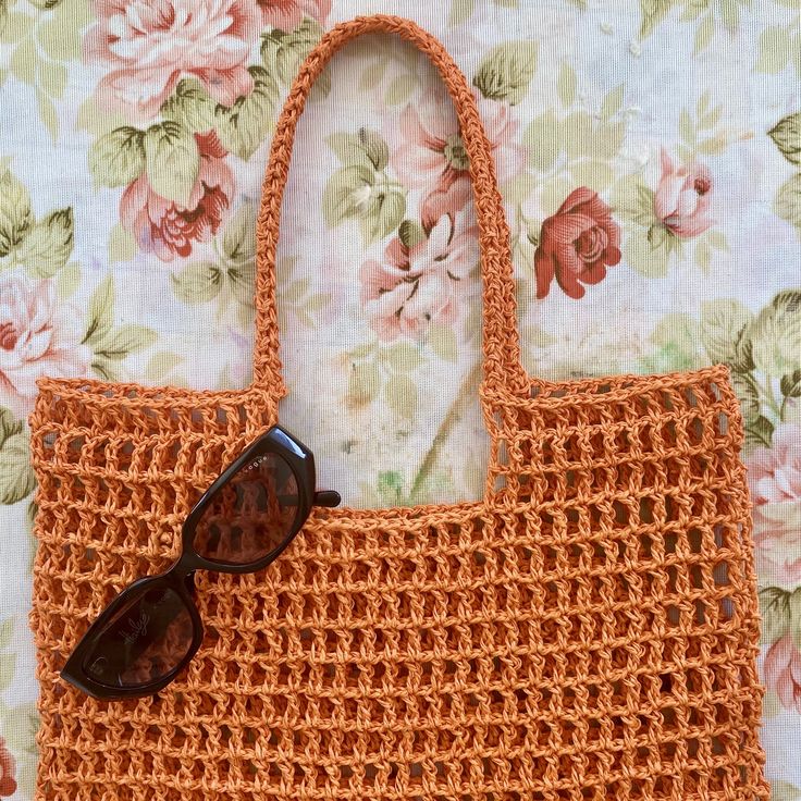 Step up your summer style with our Crochet Straw Summer Beach Shopping Knitting Mesh Tote Bag.  Made from natural paper yarn, this boho-chic crochet tote is perfect for beach outings, shopping trips, or casual day-to-day use.  The vibrant orange color adds a fun pop to any outfit, making it a versatile and stylish accessory for the season. Size: Height: 32 CM / 12.59" Width: 34 CM /  13.38" Height With Strap: 46 CM /  18.11" 💃🏼If the order is ready, it will be shipping immediately. ✌️   ✈️Expr Net Bag Crochet, Crochet Orange, Paper Yarn, Chic Crochet, Mesh Tote Bag, Beach Shopping, Natural Paper, Small Boho, Beach Shop