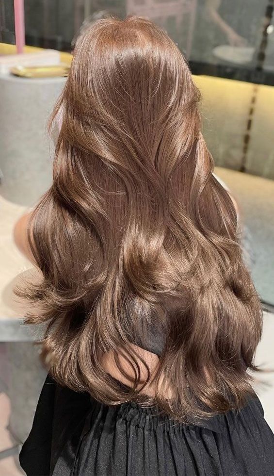 Hair Color Ideas Golden Brown, Hair Color Inspo Natural, Light Hair Olive Skin, Cafe Au Lait Hair Color, Warna Rambut Brown Caramel, Beige Brown Hair Balayage, Pretty Natural Hair Colors, Champagne Hair Color Brown, Milky Brown Hair Korean