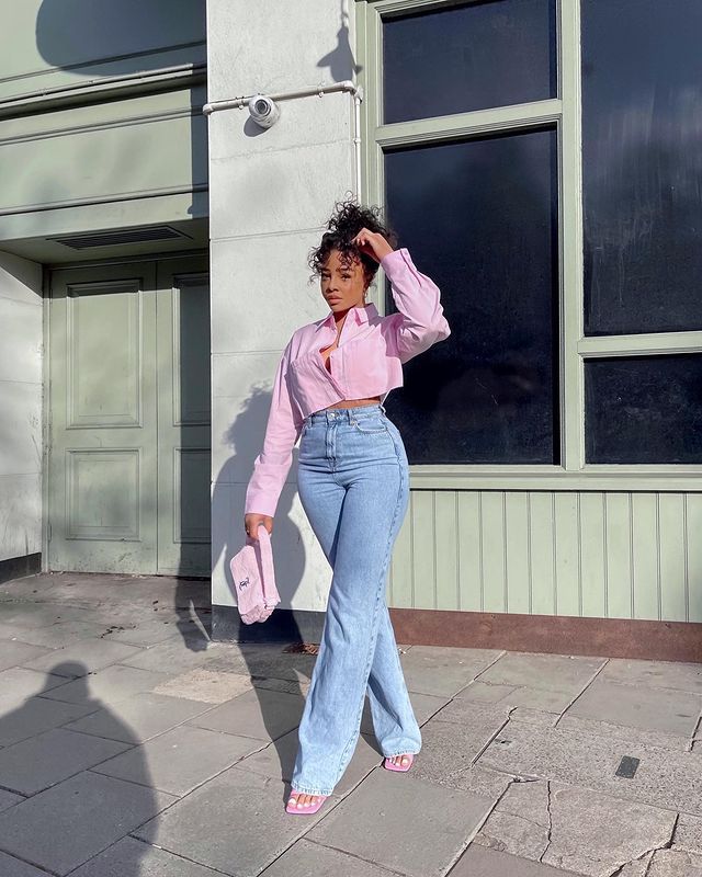 @riah.jem • Instagram photos and videos Black Shirt Light Blue Jeans Outfit, How To Style Pink Crop Top, Pink And Blue Jeans Outfit, Blush Pink Shoes Outfit, Heel With Jeans Outfit, White Top And Blue Jeans Outfit, Petite Black Girls Outfit, Blue Top And Jeans Outfit, Crop White Shirt Outfit